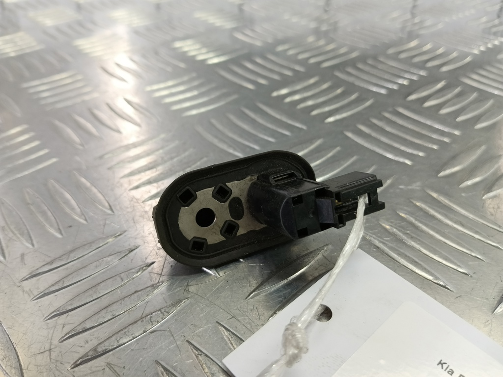 концевик дверной Kia RIO  93560-25100, 520 рублей, Москва