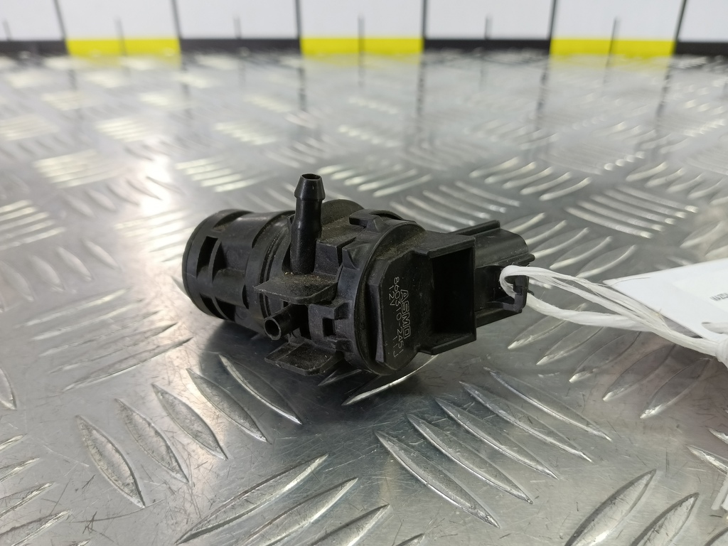 насос омывателя (моторчик) MAZDA 3  G22C-67-482, 1210 рублей, Москва