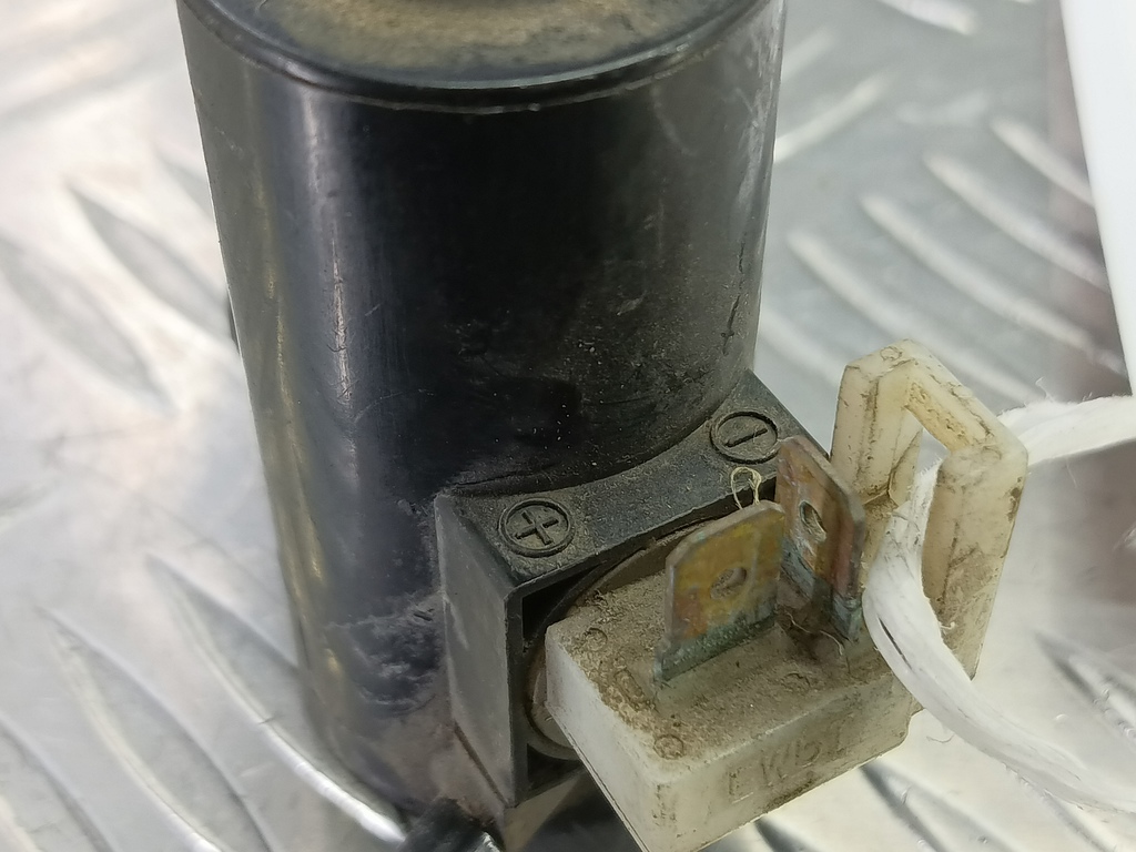 насос омывателя (моторчик) SUZUKI Grand Vitara 2.0 4WD MT (140 л.с.)Grand Vitara  II (2005—2008) Внедорожник 38410-65J10, 1550 рублей, Москва