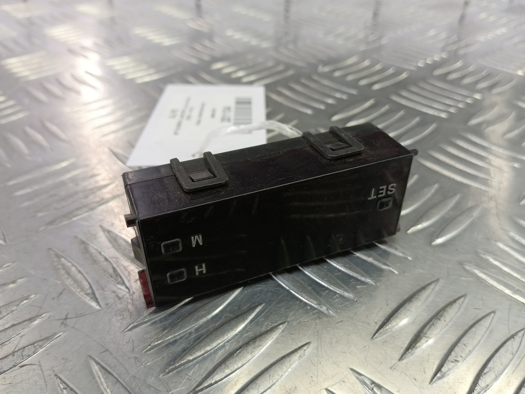 часы электронные MITSUBISHI LANCER  MR962799, 520 рублей, Москва