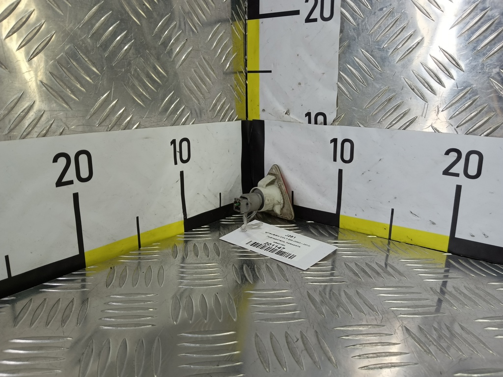 повторитель поворота MITSUBISHI COLT  MR957363, 2130 рублей, Москва