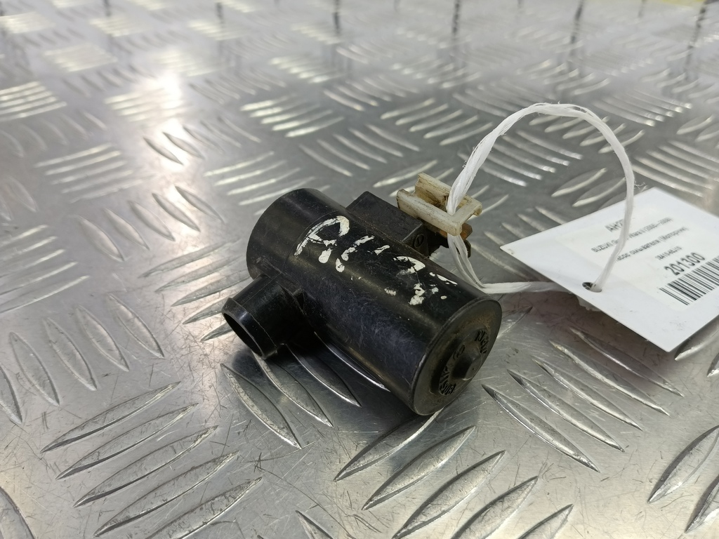 насос омывателя (моторчик) SUZUKI Grand Vitara 2.0 4WD MT (140 л.с.)Grand Vitara  II (2005—2008) Внедорожник 38410-65J10, 1550 рублей, Москва