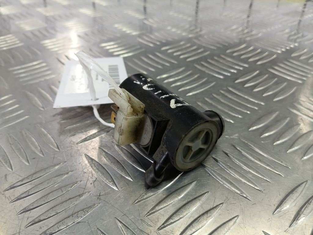 насос омывателя (моторчик) SUZUKI Grand Vitara 2.0 4WD MT (140 л.с.)Grand Vitara  II (2005—2008) Внедорожник 38410-65J10, 1550 рублей, Москва