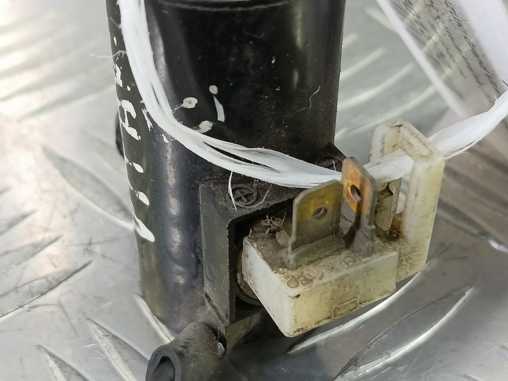 насос омывателя (моторчик) SUZUKI Grand Vitara 2.0 4WD MT (140 л.с.)Grand Vitara  II (2005—2008) Внедорожник 38410-65J10, 1550 рублей, Москва