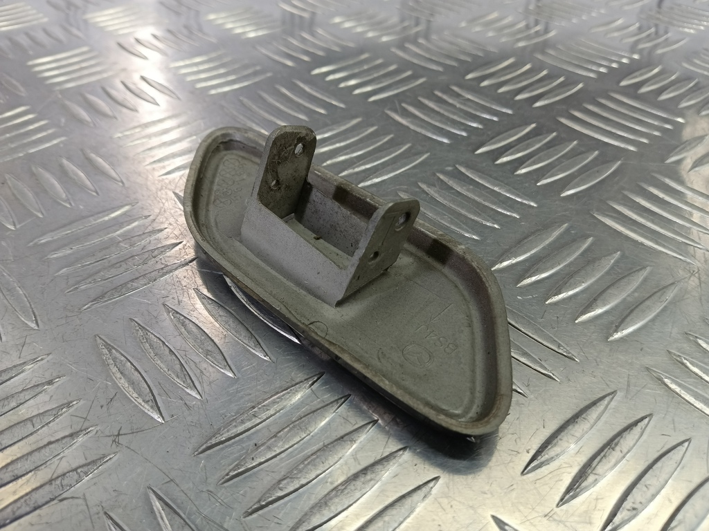 крышка форсунки омывателя MAZDA 3 2.0 MT (150 л.с.)3  BK (2003—2006) Седан BS4J-51-8H2A, 2700 рублей, Москва