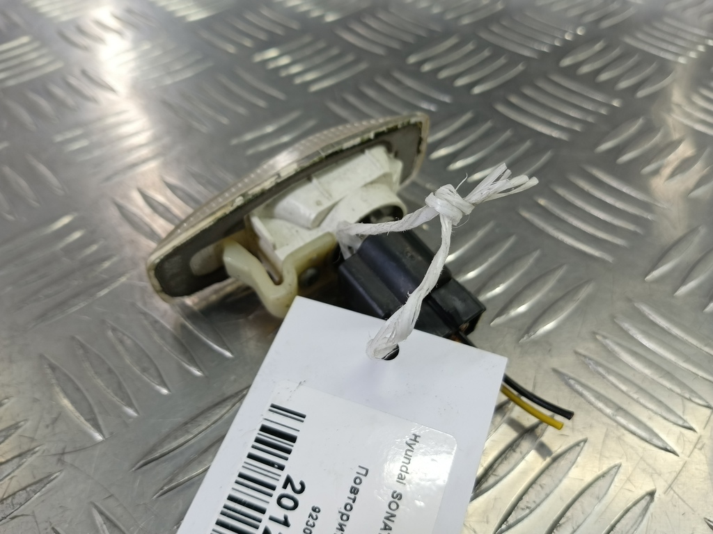 повторитель поворота Hyundai SONATA 2.0 AT (144 л.с.)Sonata  V (2004—2007) Седан 92303-3B120, 860 рублей, Москва