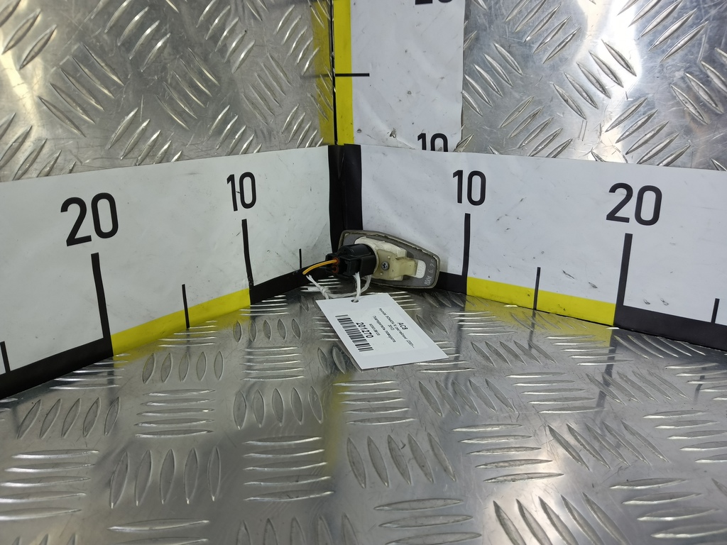 повторитель поворота Hyundai SONATA 2.0 AT (144 л.с.)Sonata  V (2004—2007) Седан 92303-3B120, 860 рублей, Москва