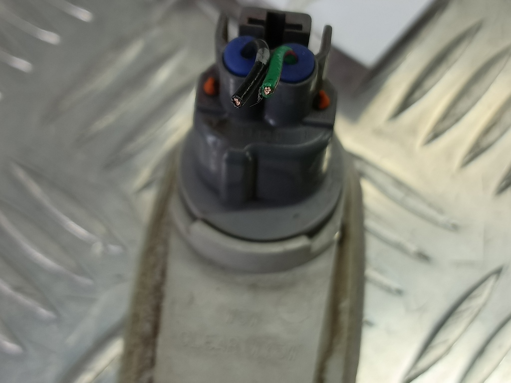 повторитель поворота MITSUBISHI L200  2.5 DI-D 4WD MT (178 л.с.)L200  IV (2006—2014) Пикап 8351A041, 1780 рублей, Москва