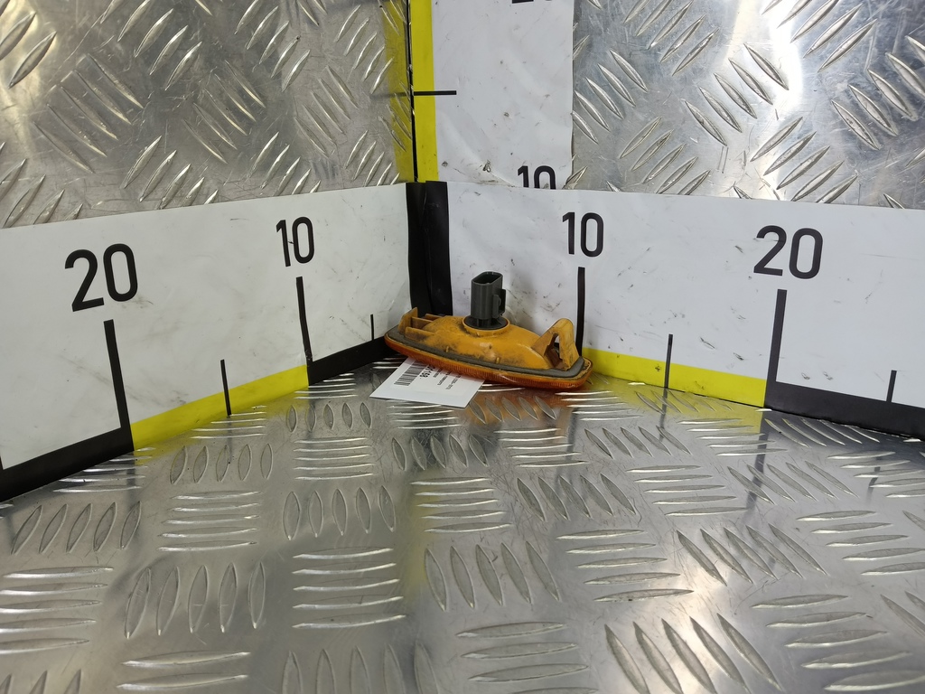 повторитель поворота Hyundai SANTA FE  92305-26000, 1320 рублей, Москва