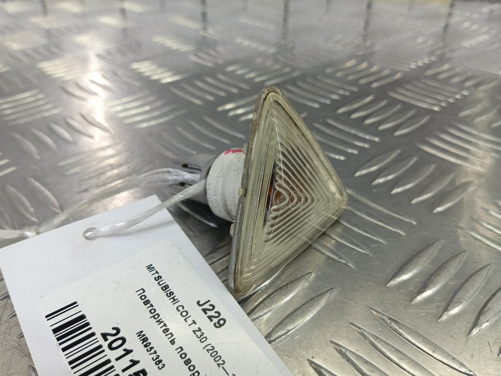 повторитель поворота MITSUBISHI COLT  MR957363, 2130 рублей, Москва