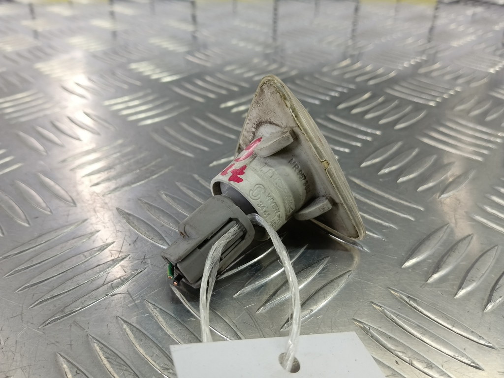 повторитель поворота MITSUBISHI COLT  MR957363, 2130 рублей, Москва