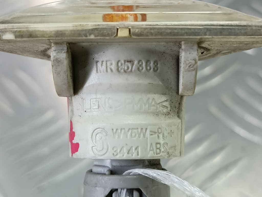 повторитель поворота MITSUBISHI COLT  MR957363, 2130 рублей, Москва