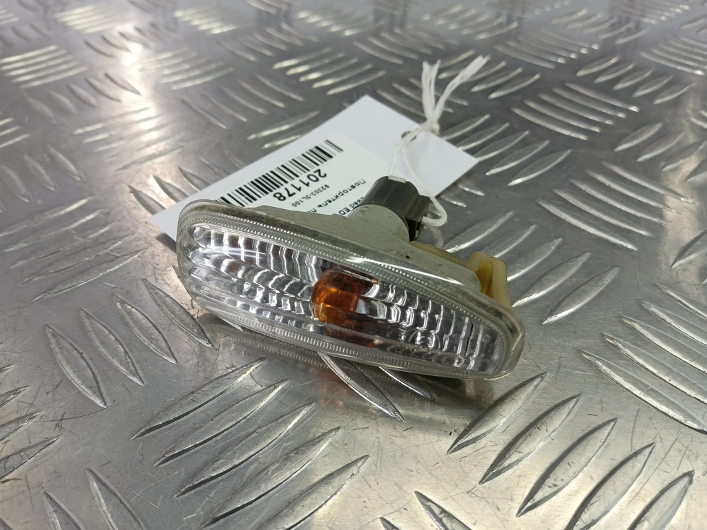 повторитель поворота Kia Ceed  92303-3L100, 980 рублей, Москва