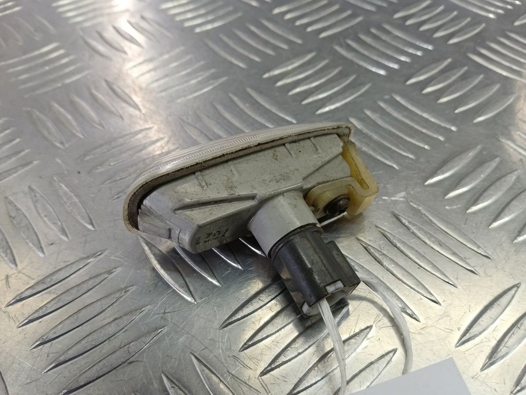 повторитель поворота Kia Ceed  92303-3L100, 980 рублей, Москва