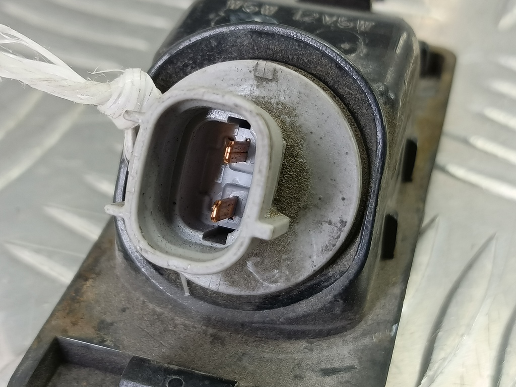 фонарь номерного знака MITSUBISHI L200  2.5 DI-D MT (136 л.с.)L200  IV (2006—2014) Пикап MN146839, 1210 рублей, Москва