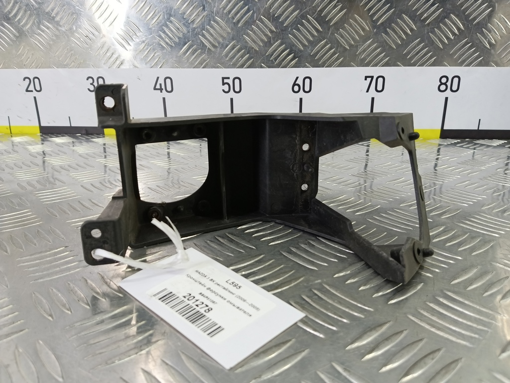 кронштейн форсунки омывателя MAZDA 3 2.0 MT (150 л.с.)3  BK (2003—2006) Седан BS4P51067, 1550 рублей, Москва