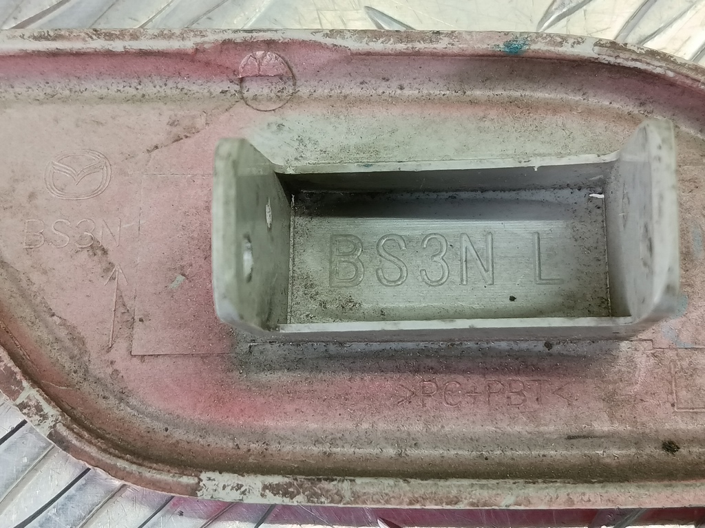 крышка форсунки омывателя MAZDA 3  BS4J-51-8H2A, 2700 рублей, Москва