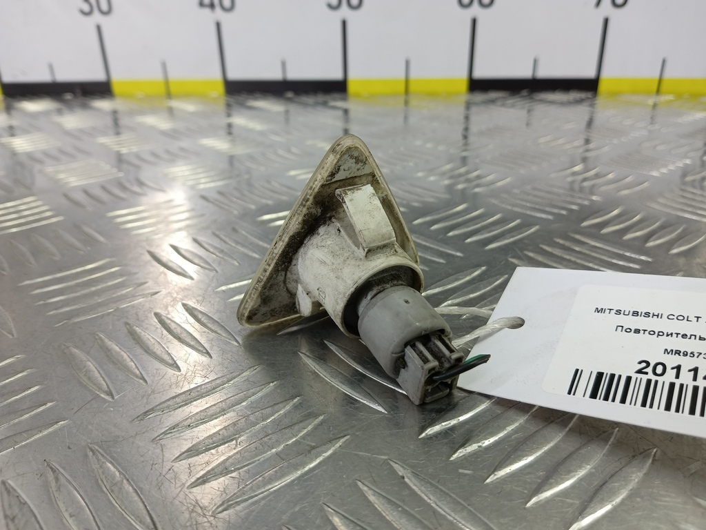 повторитель поворота MITSUBISHI COLT  MR957363, 2130 рублей, Москва