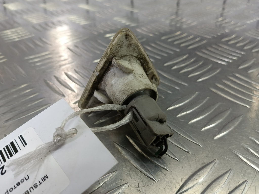 повторитель поворота MITSUBISHI COLT  MR957363, 2130 рублей, Москва