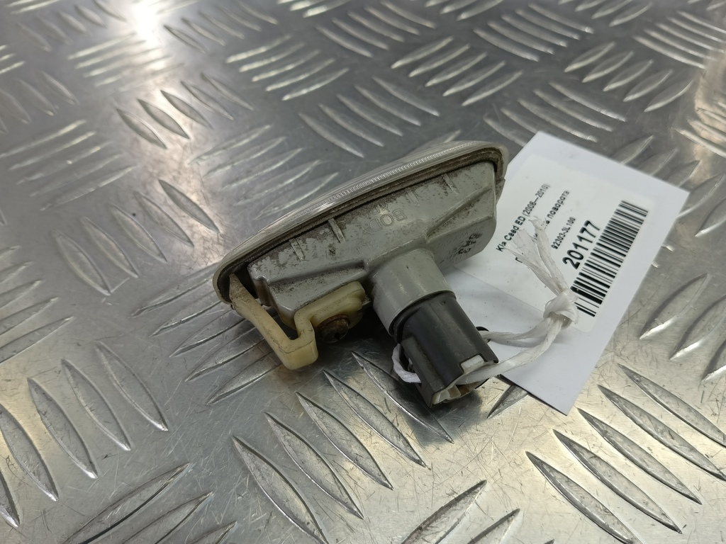 повторитель поворота Kia Ceed  92303-3L100, 980 рублей, Москва