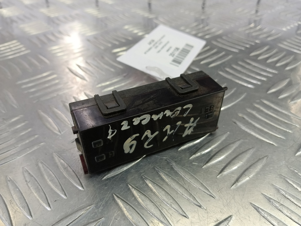 часы электронные MITSUBISHI LANCER  MR962799, 520 рублей, Москва