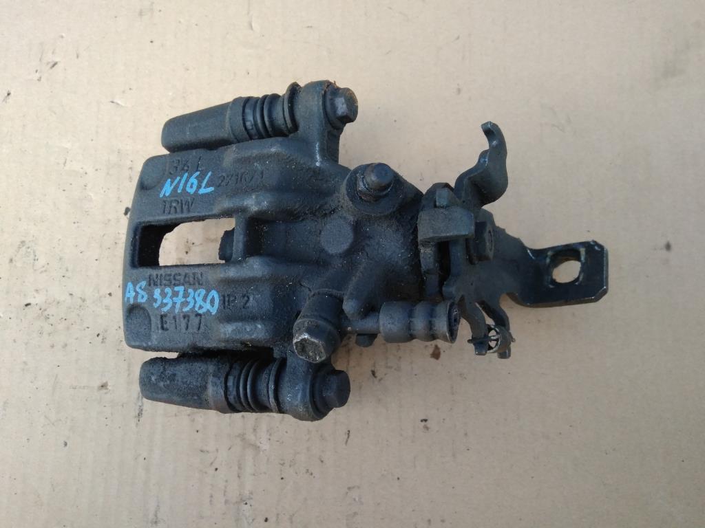 направляющие переднего суппорта альмера n16. суппорт ниссан альмера н16. суппорт nissan almera tino. скоба суппорта nissan almera n16. задний суппорт альмера n16.