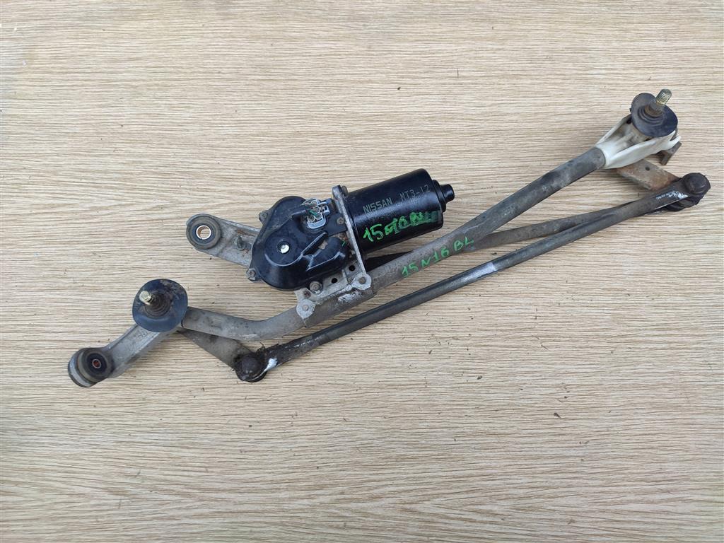 Nissan almera n16 трапеция стеклоочистителей. Трапеция ниссан альмера тино. Nissan almera n16 стеклоочиститель. Механизм дворников на ниссан альмера классик. Almera n16 моторчик дворников.