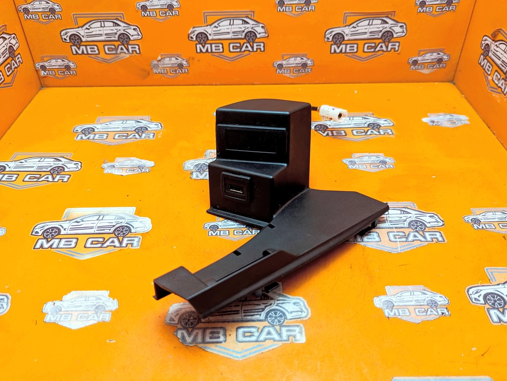 Модуль USB MERCEDES-BENZ C-класс W204/S204/С204 рестайлинг (2011—2015)