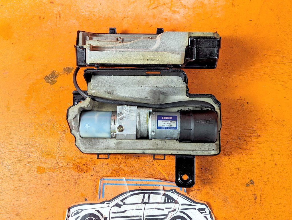Насос крышки багажника MERCEDES-BENZ E-класс W211/S211 (2002—2006)