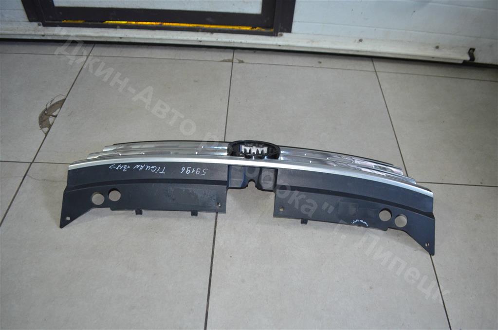 5NA853653B Решетка радиатора верхняя