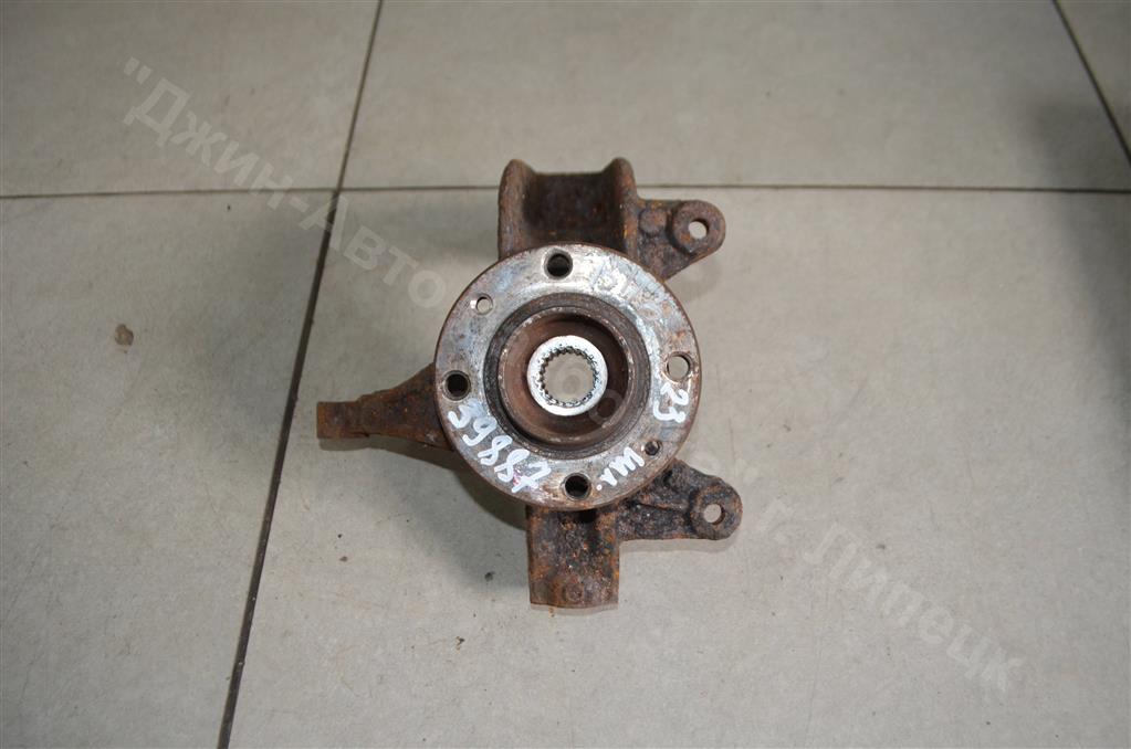  Кулак поворотный передний правый