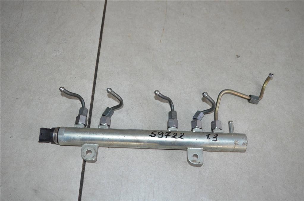 55200517 Рампа топливная Opel Astra H 2007-2010