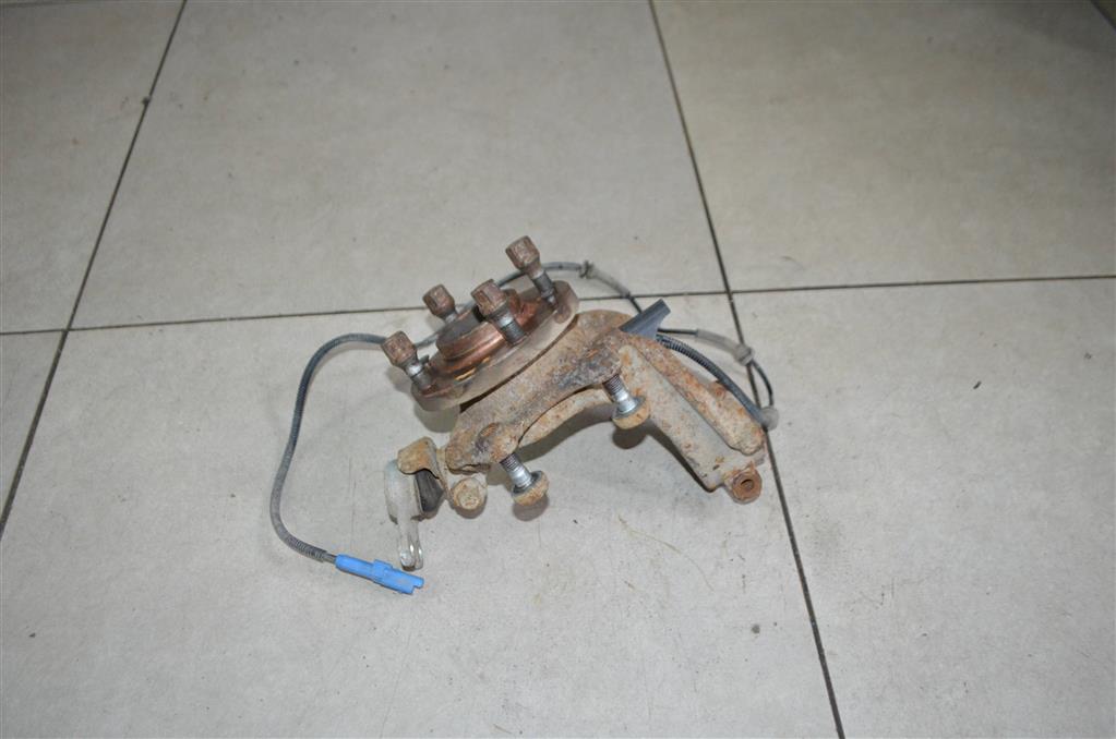 1607557580 Кулак поворотный передний правый