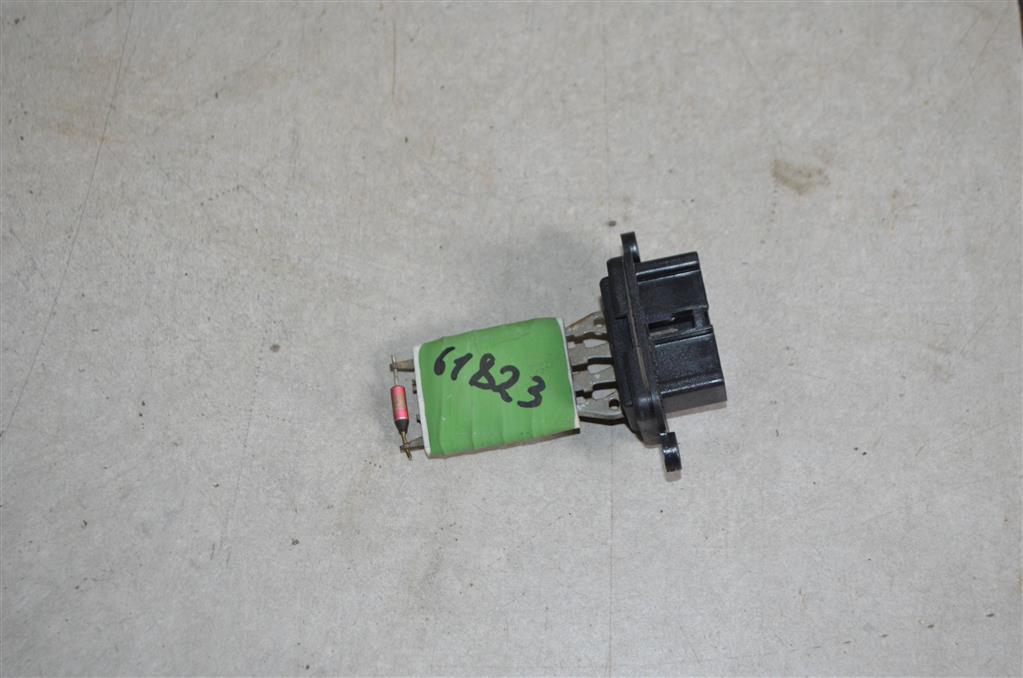  Резистор отопителя 