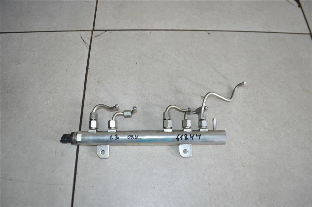 55211906 Рампа топливная Opel Astra H 2007-2010