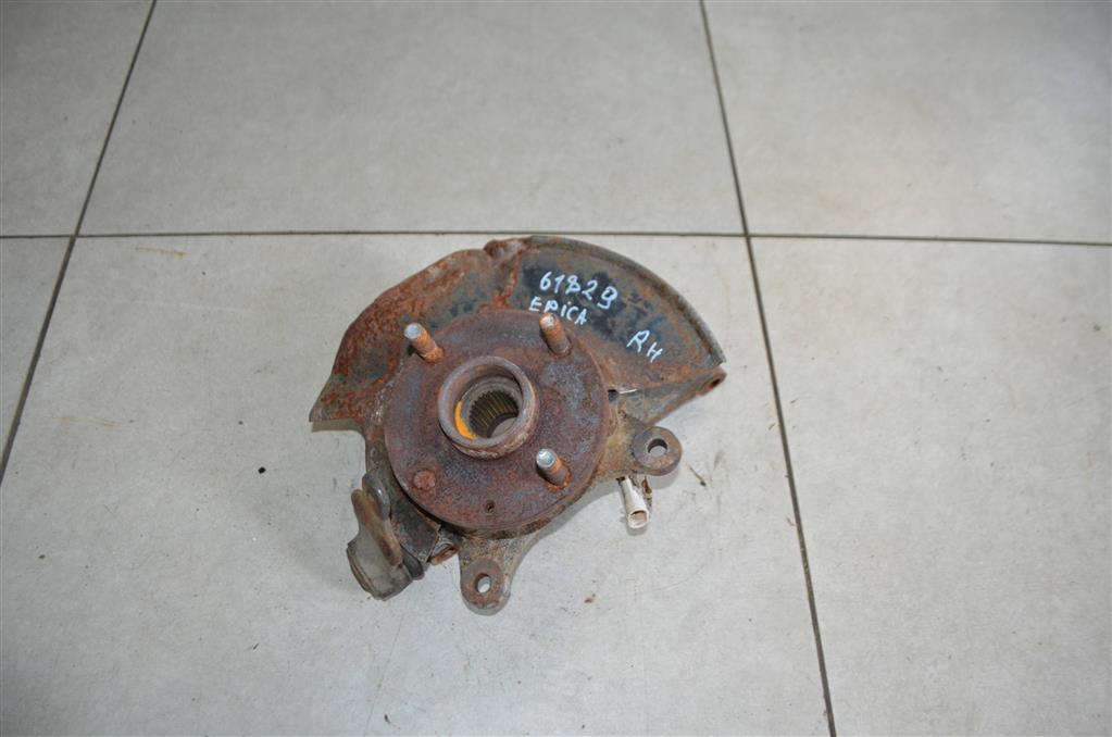 96639917 Кулак поворотный передний правый