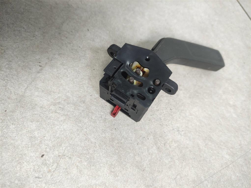 22943668 Переключатель подрулевой Volvo FH 2012> 2013г. (OEM 22943668) 22943668 Переключатель подрулевой Volvo FH 2012> 2013г. (OEM 22943668)