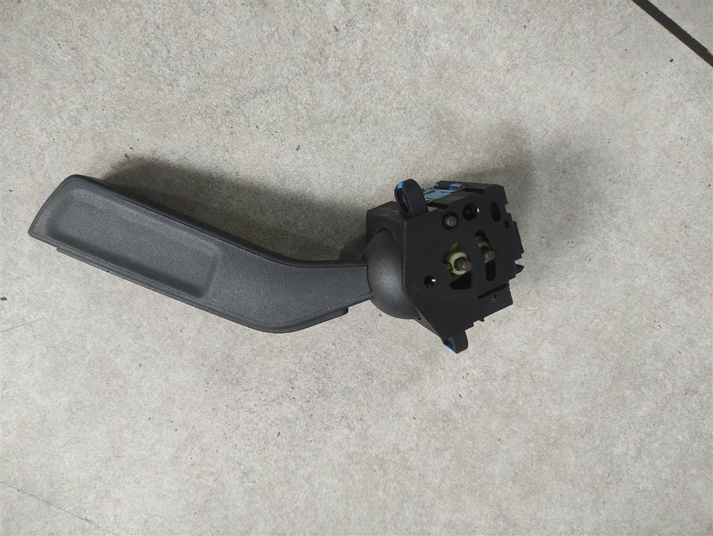 22943668 Переключатель подрулевой Volvo FH 2012> 2013г. (OEM 22943668) 22943668 Переключатель подрулевой Volvo FH 2012> 2013г. (OEM 22943668)