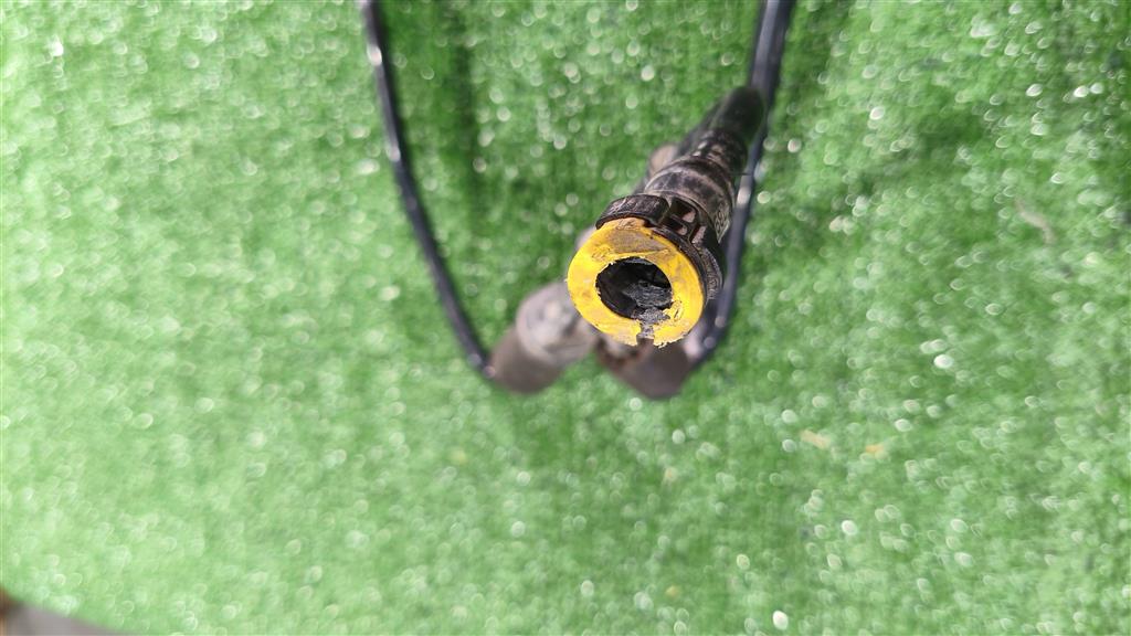 24411229 Трубка вакуумного усилителя тормозов с клапаном Opel Corsa C F68 2000 - 2006 2004г. (OEM 24411229) 24411229 Трубка вакуумного усилителя тормозов с клапаном Opel Corsa C F68 2000 - 2006 2004г. (OEM 24411229)