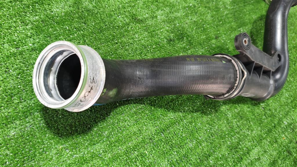 1k0145762cl Патрубок интеркулера Volkswagen Passat (B6) 2005-2010 0г. (OEM 1k0145762cl) 1k0145762cl Патрубок интеркулера Volkswagen Passat (B6) 2005-2010 0г. (OEM 1k0145762cl)