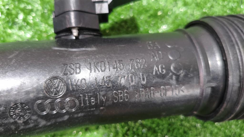 1k0145770d Патрубок интеркулера Volkswagen Passat (B6) 2005-2010 0г. (OEM 1k0145770d) 1k0145770d Патрубок интеркулера Volkswagen Passat (B6) 2005-2010 0г. (OEM 1k0145770d)