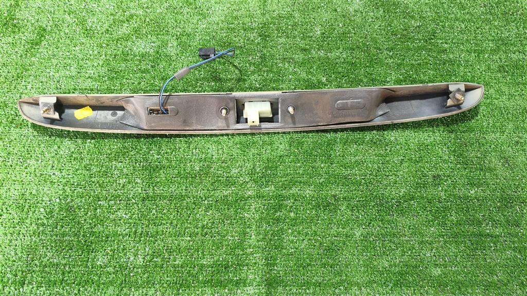 8200000900 Кнопка открывания крышки багажника с подсветкой номера Renault Scenic 2000-2003 2003г. (OEM 8200000900) 8200000900 Кнопка открывания крышки багажника с подсветкой номера Renault Scenic 2000-2003 2003г. (OEM 8200000900)