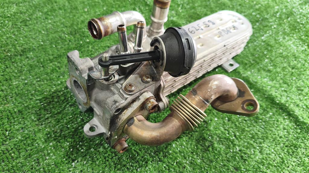03G131513J Теплообменник Volkswagen Passat (B6) 2005-2010 0г. (OEM 03G131513J) 03G131513J Теплообменник Volkswagen Passat (B6) 2005-2010 0г. (OEM 03G131513J)