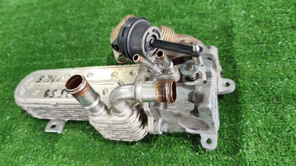 03G131513J Теплообменник Volkswagen Passat (B6) 2005-2010 0г. (OEM 03G131513J) 03G131513J Теплообменник Volkswagen Passat (B6) 2005-2010 0г. (OEM 03G131513J)