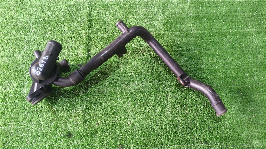 03l121065t Трубка системы охлаждения Volkswagen Passat (B6) 2005-2010 2010 г. 03l121065t Трубка системы охлаждения