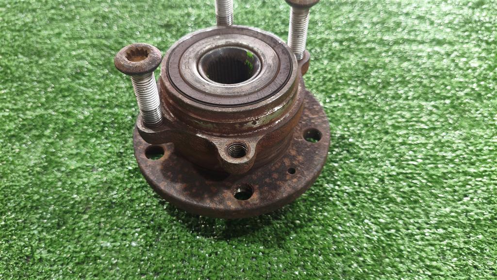 1K0407621F Ступица передняя с подшипником Volkswagen Passat (B6) 2005-2010 2010г. (OEM 1K0407621F) 1K0407621F Ступица передняя с подшипником Volkswagen Passat (B6) 2005-2010 2010г. (OEM 1K0407621F)