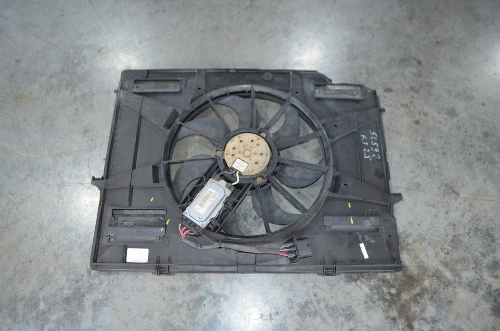 7L0121203L Вентилятор охлаждения Volkswagen Touareg 2007-2010 2008г. (OEM 7L0121203L) 7L0121203L Вентилятор охлаждения Volkswagen Touareg 2007-2010 2008г. (OEM 7L0121203L)