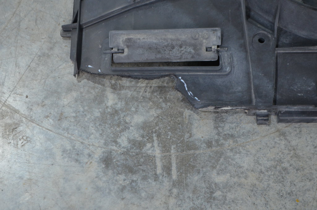 7L0121203L Вентилятор охлаждения Volkswagen Touareg 2007-2010 2008г. (OEM 7L0121203L) 7L0121203L Вентилятор охлаждения Volkswagen Touareg 2007-2010 2008г. (OEM 7L0121203L)