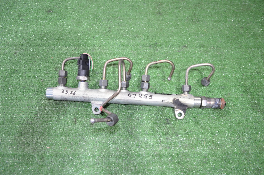 8200347176 Рампа топливная, рейка топливная Renault Laguna II 2001-2007 2004 г. 8200347176 Автозапчасти на Renault с авторазборки