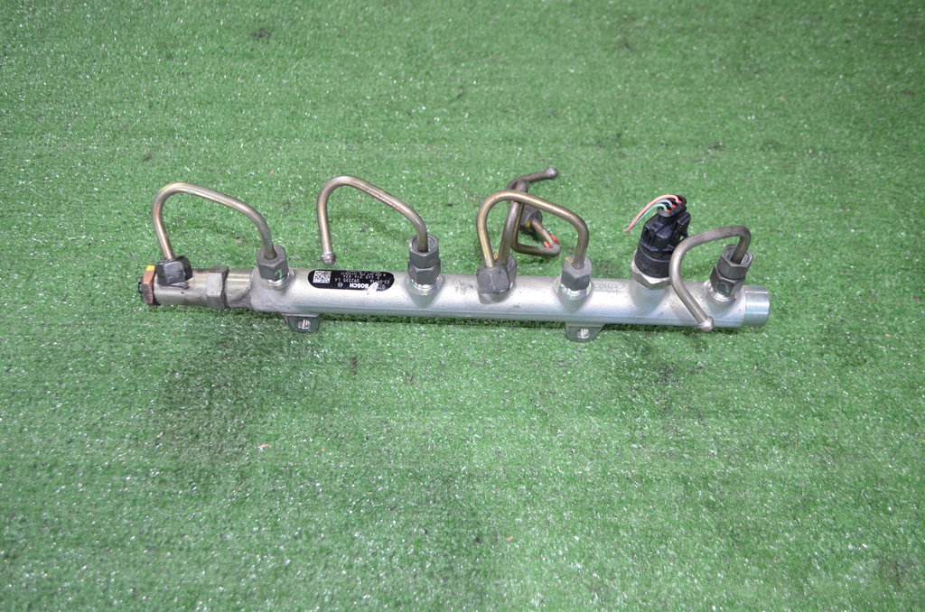 8200347176 Рампа топливная Renault Laguna II 2001-2007 2004г. (OEM 8200347176) 8200347176 Рампа топливная Renault Laguna II 2001-2007 2004г. (OEM 8200347176)
